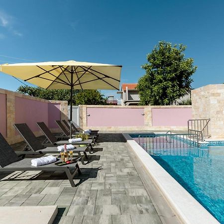 Apartman Laura Вир Екстериор снимка