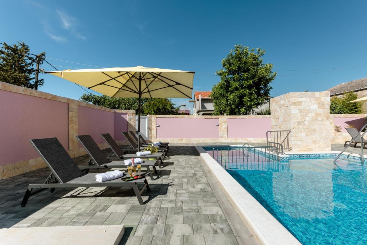 Apartman Laura Вир Екстериор снимка