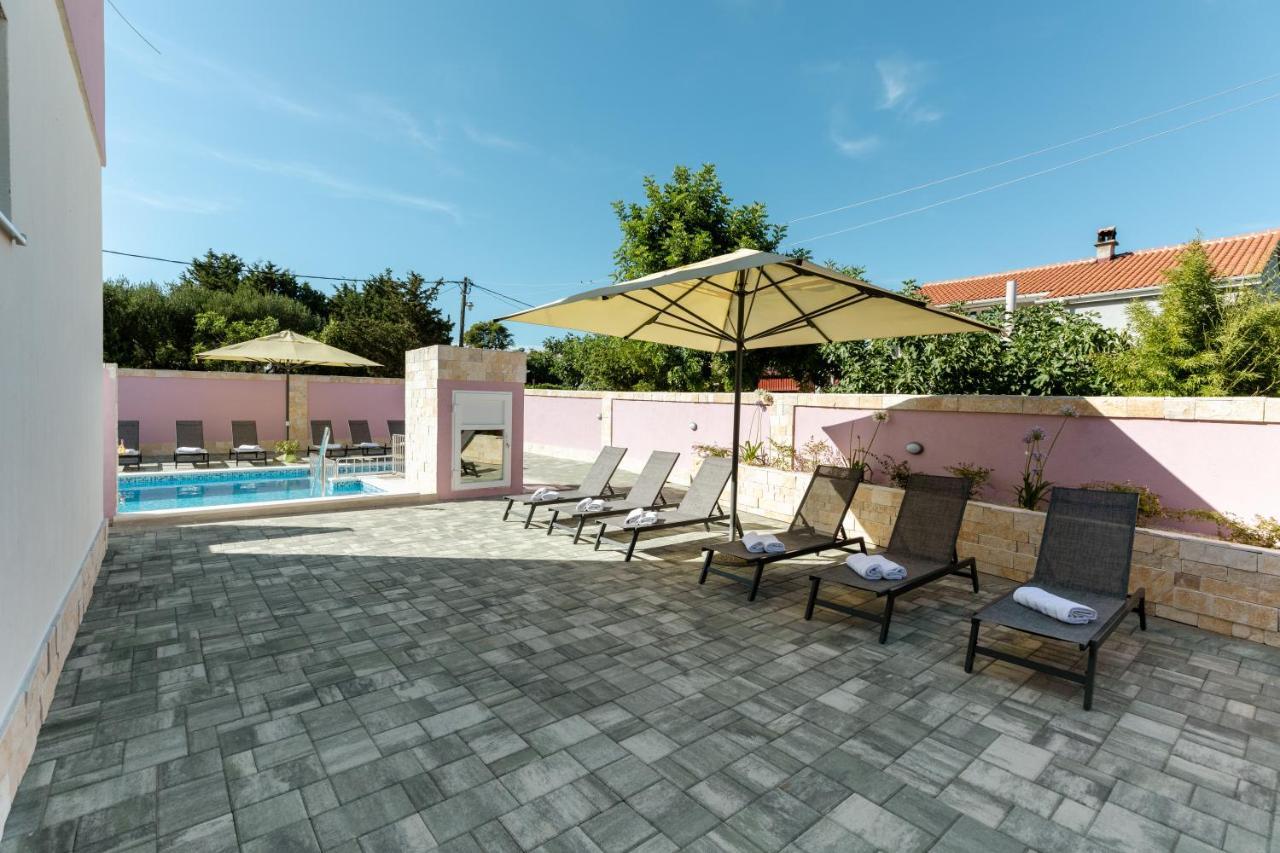 Apartman Laura Вир Екстериор снимка