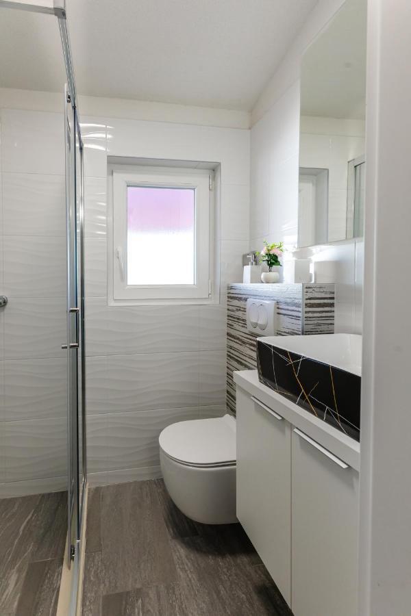 Apartman Laura Вир Екстериор снимка