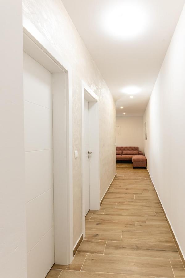 Apartman Laura Вир Екстериор снимка