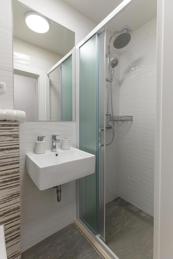 Apartman Laura Вир Екстериор снимка